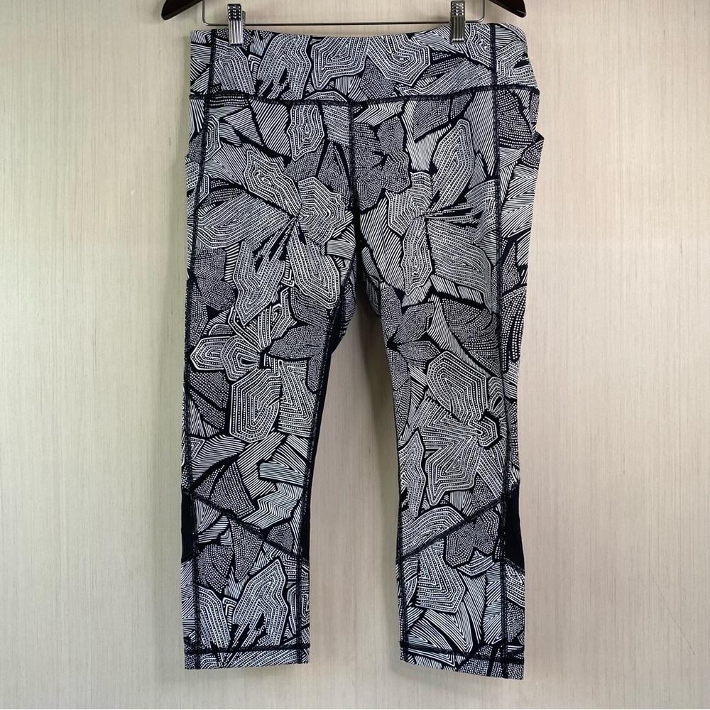 Lululemon Women’s Pace Rival Crop Leggings Dottie Tribe White Black Pattern 12